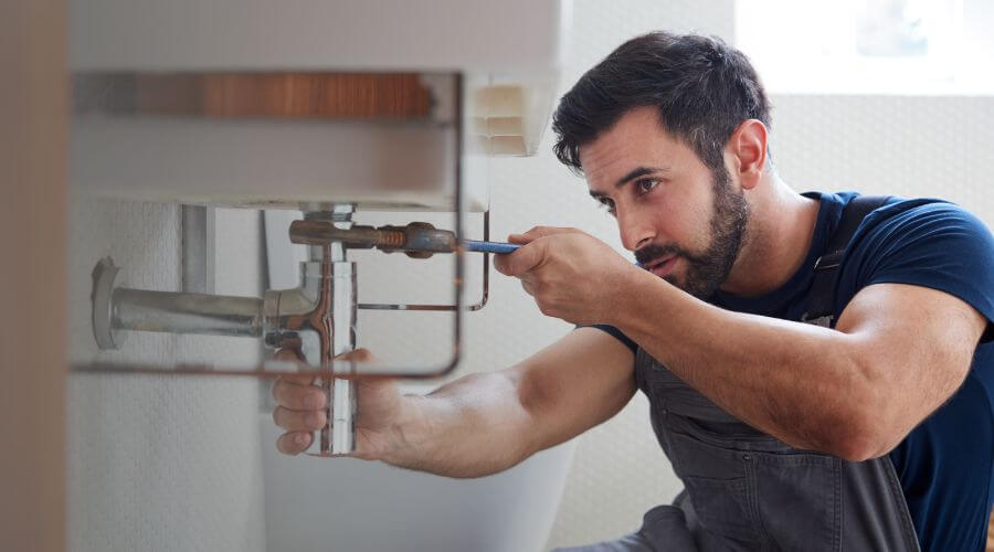 Expert burst pipe repair services in Fithian, IL